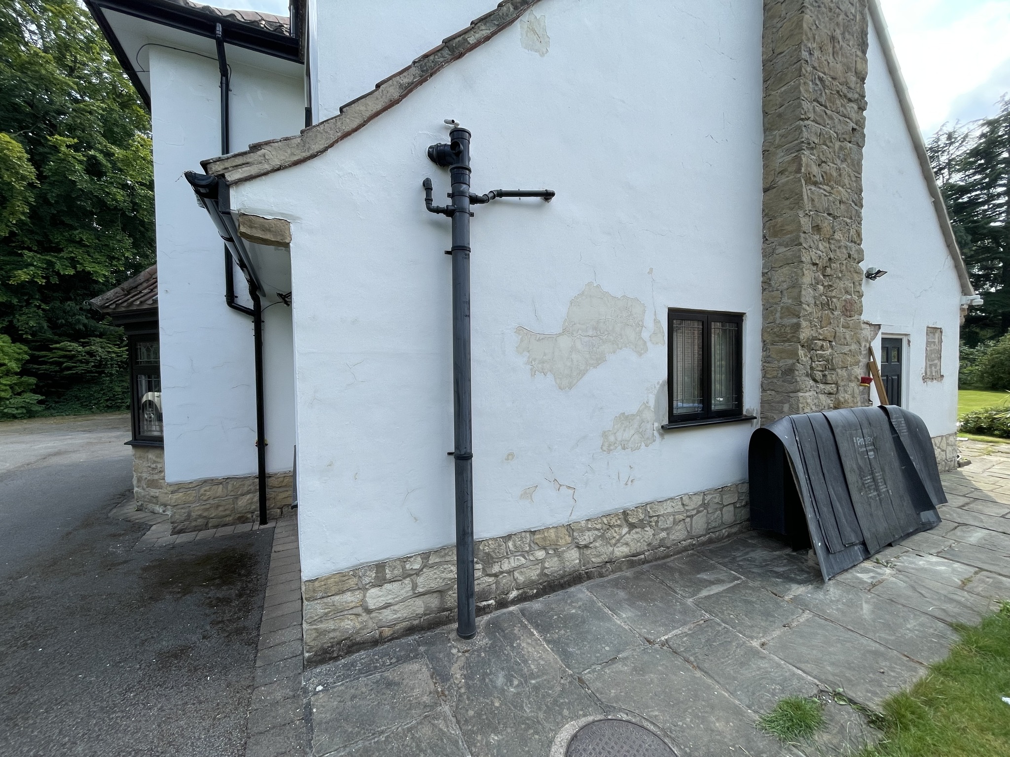 Large House Exterior Render Repaired & Painted