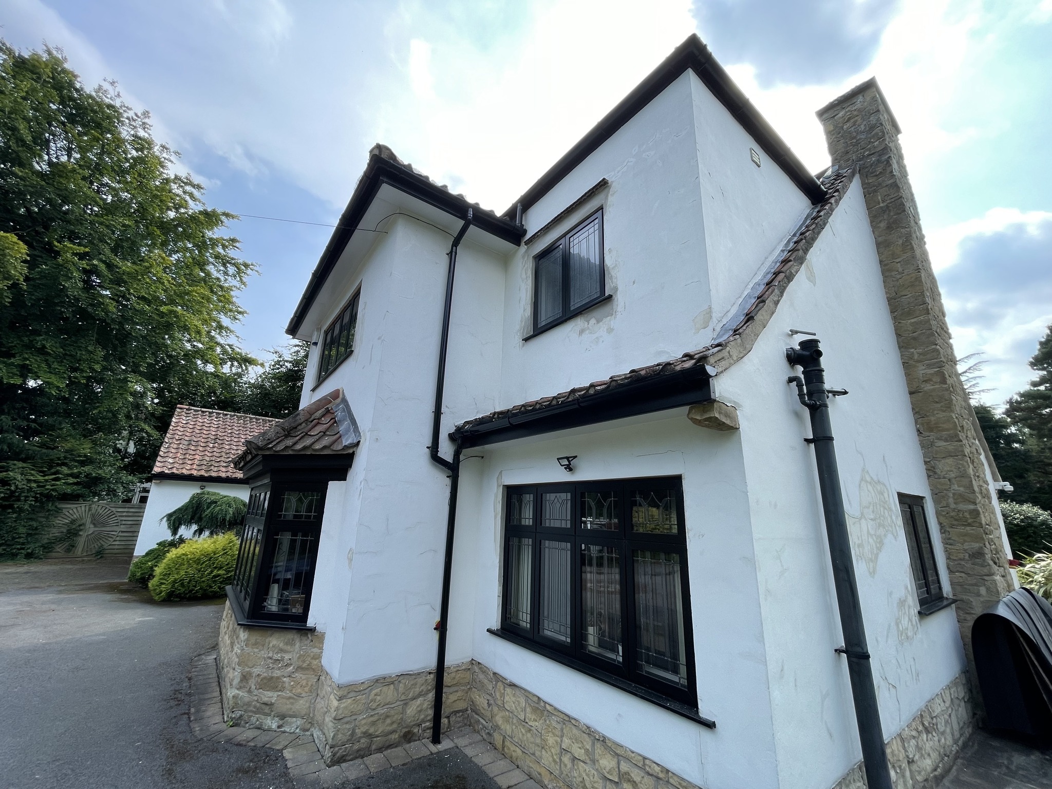 Large House Exterior Render Repaired & Painted